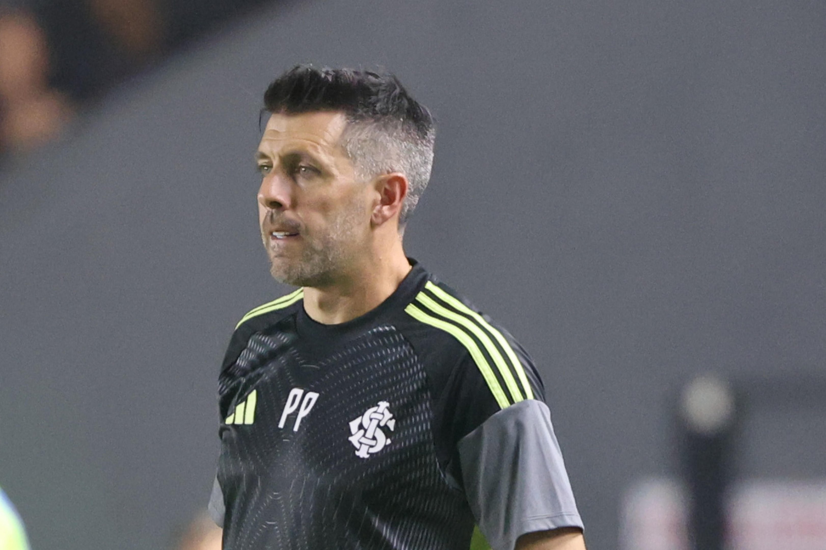 “Torcida pode dormir um pouco feliz”: o que disse Pezzolano após vitória do Inter no Brasileirão