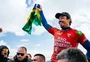 Yago Dora supera Ítalo Ferreira em final brasileira e conquista a etapa de Peniche da WSL