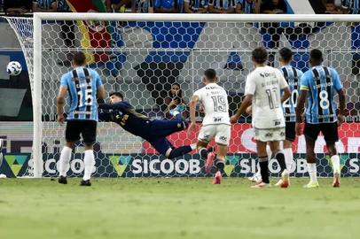 Porto Alegre, RS, Brasil, 29/03/2025 - Grêmio vs Atlético-MG pela 1ª rodada do Campeonato Brasileiro Série A 2025, na Arena - Foto: Jefferson Botega/Agência RBSIndexador: jeff botega<!-- NICAID(16006226) -->