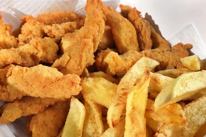 fish n cips<!-- NICAID(12776778) -->