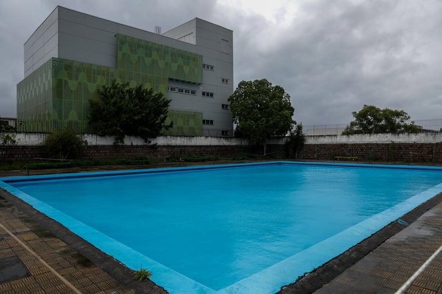 PORTO ALEGRE, RS, BRASIL - 27/01/2022Piscina do CECORES (Centro de Comunidade da Vila Restinga) é a terceira pública a abrir na cidade<!-- NICAID(15000755) -->