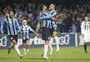 Em "clima de Olímpico", Grêmio goleia The Strongest no Couto Pereira