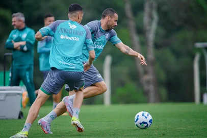 Treino do Juventude, com foco na Série A do Brasileirão. Na foto, o volante Dudu Vieira.<!-- NICAID(15994846) -->