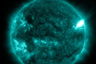 Sun Releases Strong Solar Flare<!-- NICAID(15473880) -->