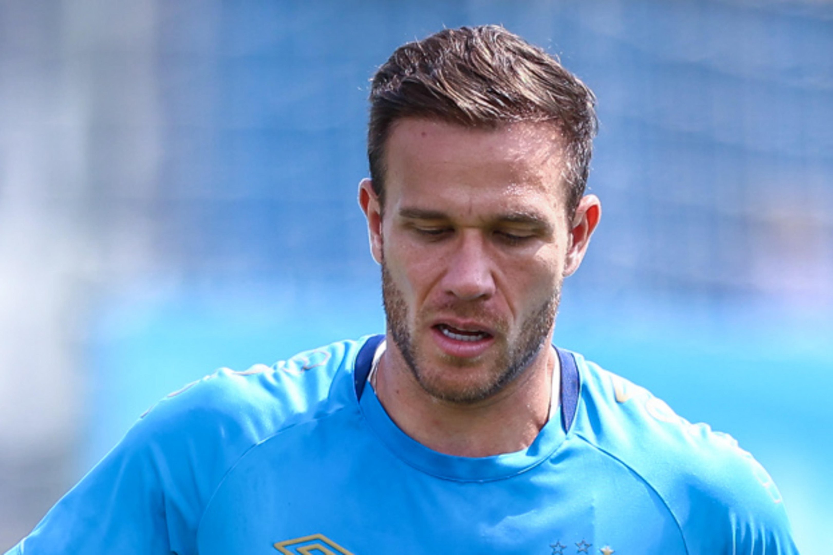 Fora dos treinos, titular deve desfalcar o Gr&ecirc;mio contra o Palmeiras