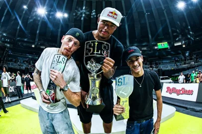 Thiago da Luz / SLS/Divulgação Giovaani Vianna, Cordano Russell, Wallace Gabriel, skate