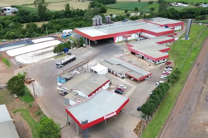 Empresa Friolack de laticínios, de Chapada<!-- NICAID(16256859) -->