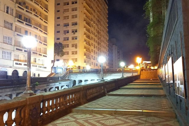 O furto de cabos de iluminação pública deixou parte do viaduto Otávio Rocha, no Centro Histórico de Porto Alegre, no escuro entre novembro e dezembro<!-- NICAID(14978305) -->