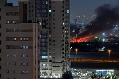 This handout photo released by Iran's Revolutionary Guard Corps (IRGC) official Sepah News Telegram channel on June 13, 2025 reportedly shows smoke billowing from a site targeted by an Israeli strike in the Iranian capital Tehran early in the morning. Israeli Prime Minister Benjamin Netanyahu said in a video statement in the early hours of June 13 that Israel carried out strikes on Iran and the military operation against the Islamic republic would  "continue for as many days as it takes". (Photo by SEPAH NEWS / AFP) / RESTRICTED TO EDITORIAL USE - MANDATORY CREDIT "AFP PHOTO / SEPAH NEWS  " - NO MARKETING NO ADVERTISING CAMPAIGNS - DISTRIBUTED AS A SERVICE TO CLIENTSEditoria: WARLocal: TehranIndexador: -Secao: conflict (general)Fonte: SEPAH NEWSFotógrafo: Handout<!-- NICAID(16058815) -->