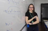 FARROUPILHA, RS, BRASIL. 13-11-2025. A professora Ruana Schneider, docente do IFRS – Campus Farroupilha, conquistou medalha de ouro na 2ª Olimpíada de Professores de Matemática do Ensino Médio (OPMbr). Ela foi a única professora do RS a alcançar a premiação máxima.<!-- NICAID(16166841) -->