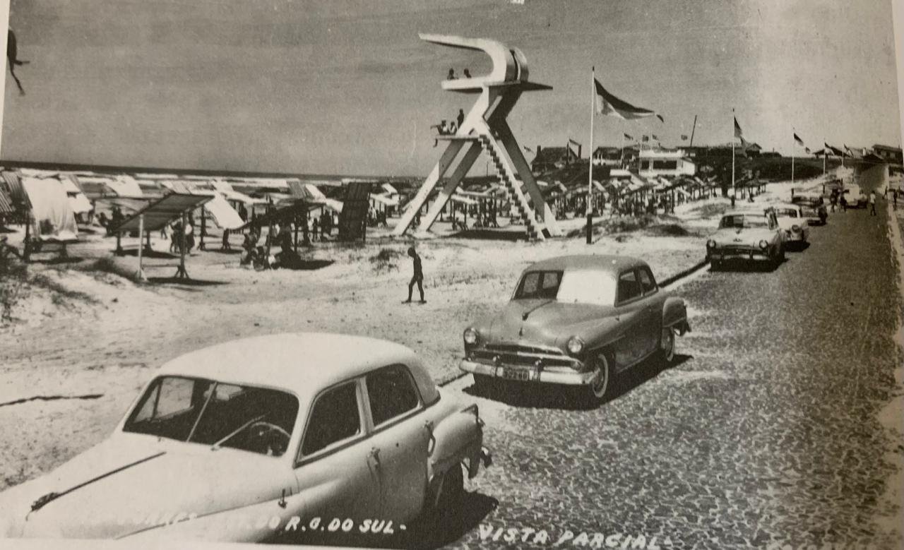 De 1953, primeiro abrigo de guarda-vidas no RS est&aacute; abandonado em Torres: "Descaso com a hist&oacute;ria"