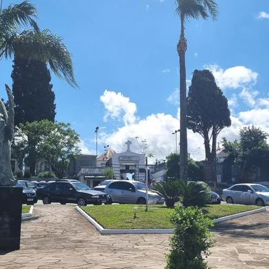 Por meio do programa de Adoção de Praças e Canteiros da Secretaria Municipal do Meio Ambiente (SEMMA) de Caxias do Sul, o Largo Fábio Formolo foi revitalizado após ser adotado pela iniciativa privada. No total pouco mais de 32 mil reais foram investidos, a empresa adotante foi o Grupo L. Formolo.<!-- NICAID(15604239) -->