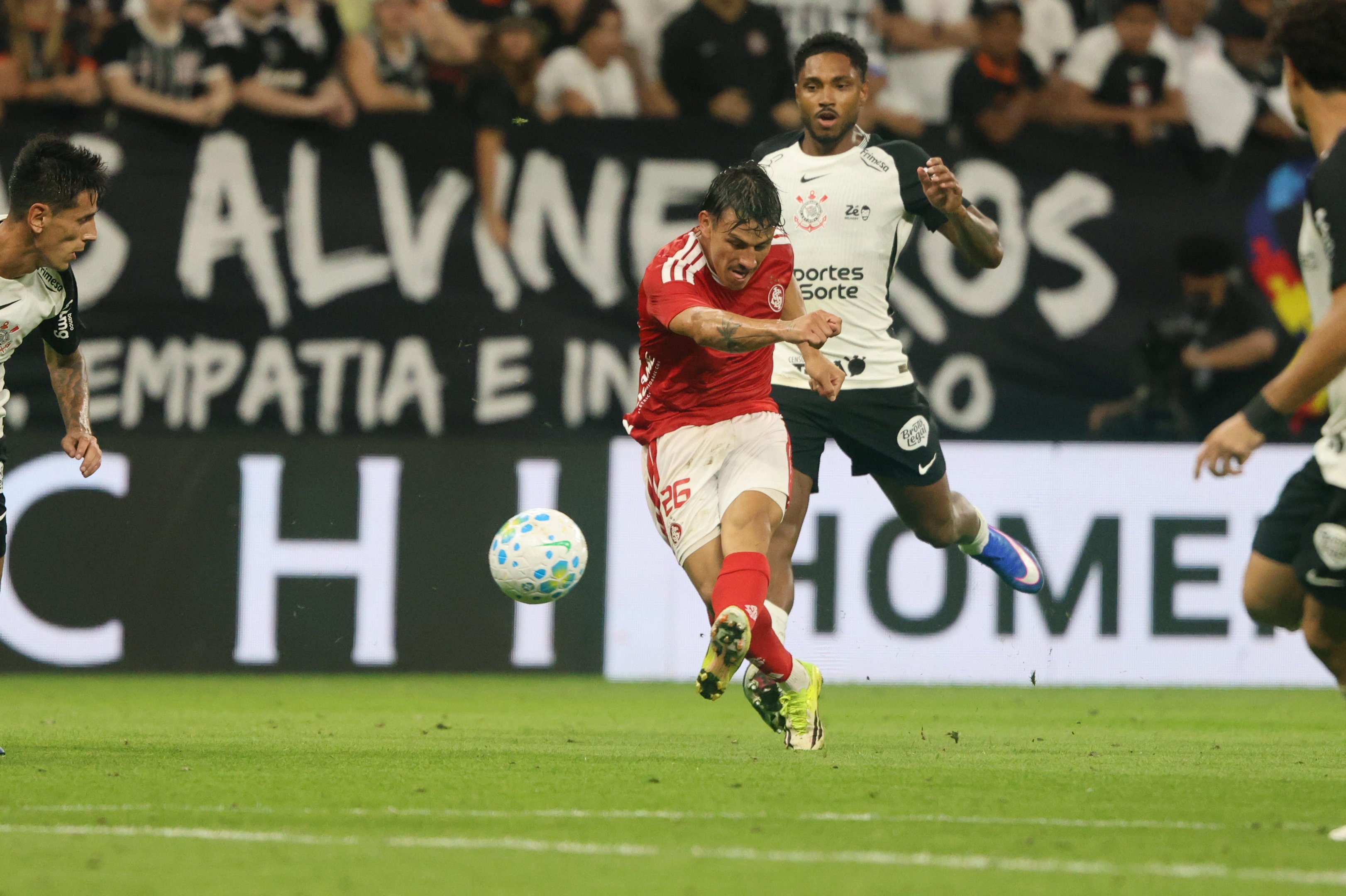 Inter tem retrospecto equilibrado na Arena Corinthians, mas vantagem é do Timão