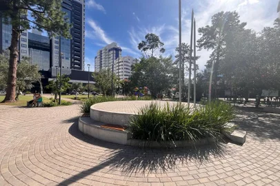 Praça Getúlio Vargas é revitalizada em Torres<!-- NICAID(15702099) -->