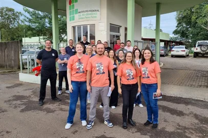 Servidores do Instituto Federal de Passo Fundo aderem à greve nacional <!-- NICAID(15736517) -->
