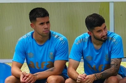 Mano Menezes e jogadores do Grêmio em treino no CT do Bahia<!-- NICAID(16025971) -->