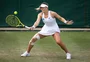 Húngara Dalma Gálfi bate britânica e vai enfrentar Bia Haddad em Wimbledon