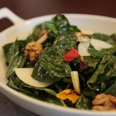 PORTO ALEGRE, RS, BRASIL - 2018.08.30 - Caderno Destemperados, com receitas de saladas. (Foto: André Ávila/ Agência RBS)<!-- NICAID(13718062) -->