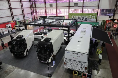 Ulisses Castro / Agencia RBS CAXIAS DO SUL, RS, BRASIL. 06-11-2025. Primeiro dia da Feira Eletric Move, nos Pavilhões da Festa da Uva.<!-- NICAID(16162362) -->