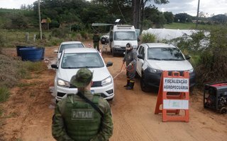 Montenegro, RS, Brasil, 18-05-2025: Barreira sanitária na Estrada Fulviana. Registro de gripe aviária em granja comercial. Foto: Mateus Bruxel / Agencia RBS<!-- NICAID(16040072) -->