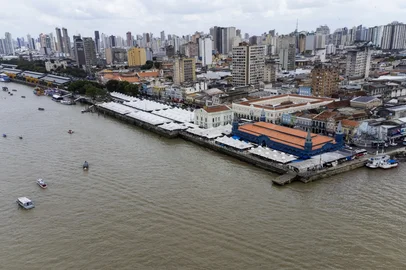 SERGIO MORAES / COP30 12/11/2025 - Belém - Barqueata da Cúpula dos Povos leva mais de 200 embarcações à BaÃa do Guajará durante a 30ª Conferência das Partes (COP30). Foto de Alex Ferro/COP3012/11/2025 - Belém - The People's Summit boat parade brings more than 200 vessels to Guajará Bay during the 30th Conference of the Parties (COP30). Photo by Alex Ferro/COP30<!-- NICAID(16167620) -->