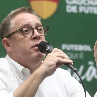 Porto alegre, RS, Brasil - Presidente da FGF, Luciano Hocsman, e presidente da CEAF, Leandro Vuaden, em entrevista coletiva sobre erros de arbitragem no jogo Grêmio e Juventude pelo campeonato Gaúcho 2025. Foto: Jonathan Heckler / Agencia RBS<!-- NICAID(15983409) -->