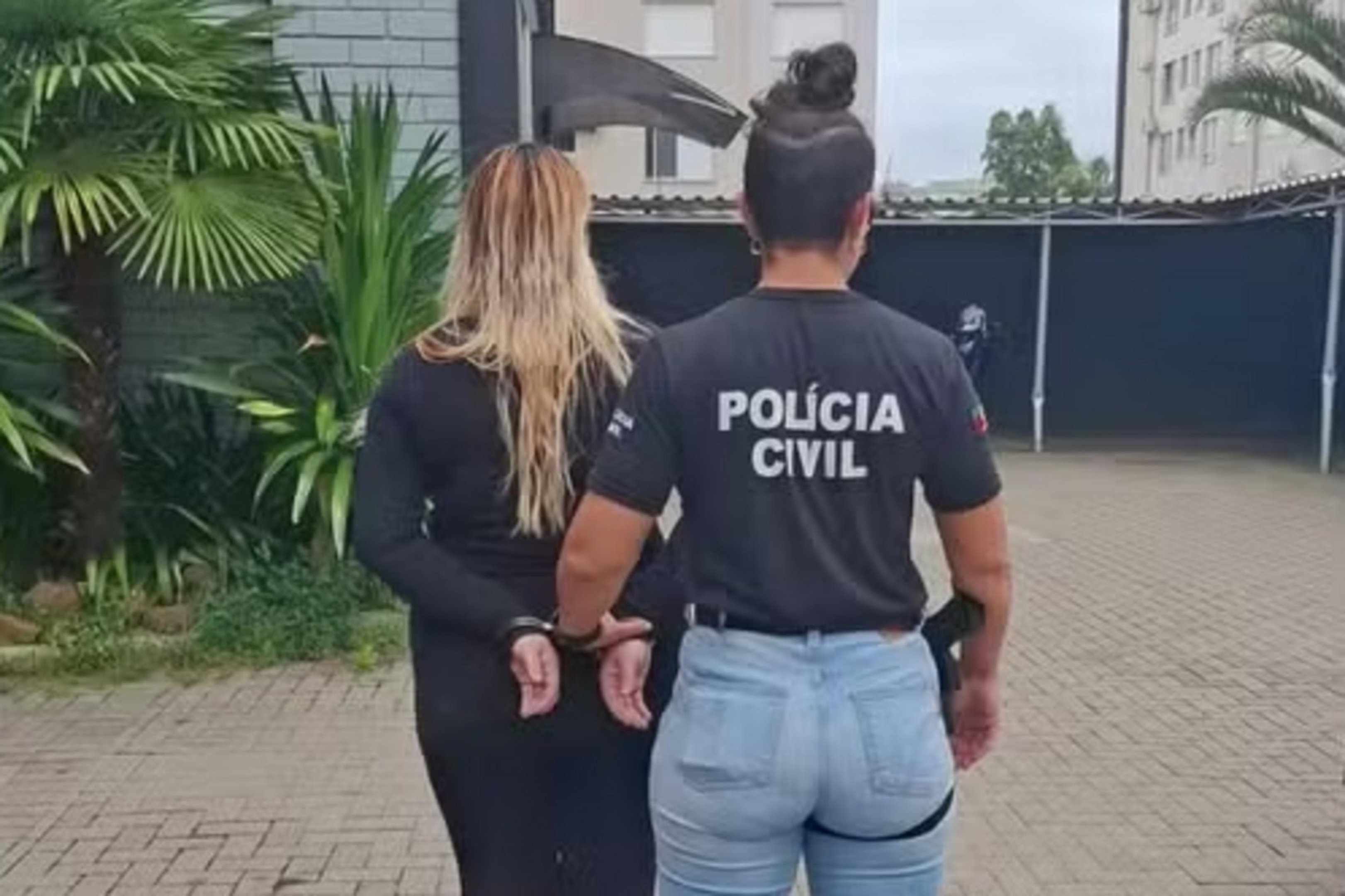 Pol&iacute;cia encontra coca&iacute;na em urina de menina de tr&ecirc;s anos e m&atilde;e &eacute; presa em Gravata&iacute;