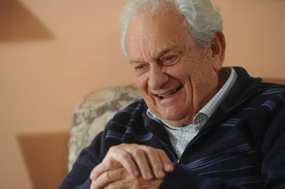 CAXIAS DO SUL, RS, BRASIL, 23/06/2023. O cardiologista Francisco Michielin fala sobre os 50 anos da UTI do Hospital Saúde, a primeira de Caxias do Sul. (Bruno Todeschini/Agência RBS)Indexador: BTK<!-- NICAID(15464931) -->