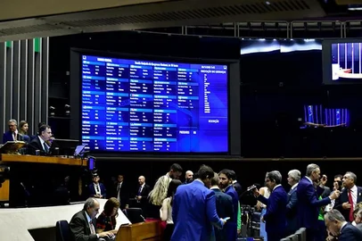 Com acordo partidário, análise de vetos da nova regra fiscal e do marco temporal é adiada para 23 de novembro<!-- NICAID(15592822) -->
