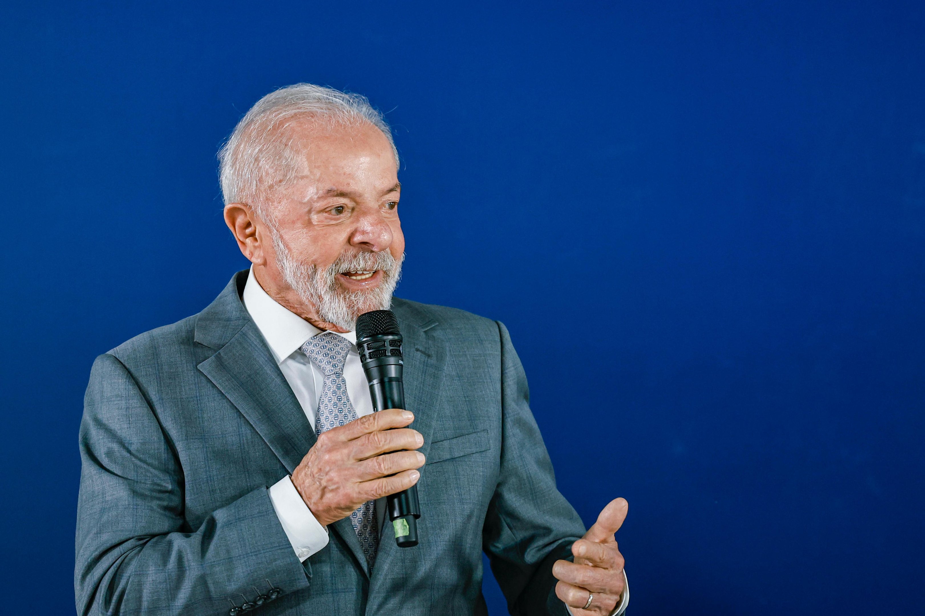 Lula sanciona lei que reduz isen&ccedil;&otilde;es e tributa bets, mas veta "reciclagem" do or&ccedil;amento secreto
