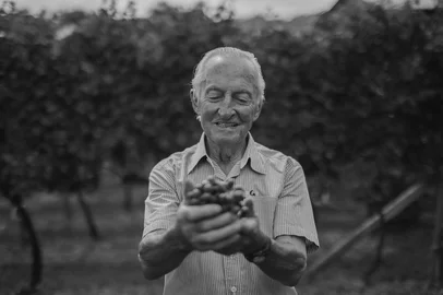 Morre, aos 94 anos, Cilo Larentis, fundador da Vinícola Larentis, de Bento Gonçalves.<!-- NICAID(16224942) -->