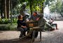 Monumento dos poetas na Praça da Alfândega receberá novamente livro furtado