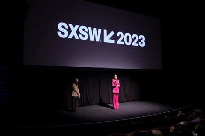 "Bloody Hell" - 2023 SXSW Conference and FestivalsAUSTIN, TEXAS - MARCH 13: (L-R) SXSW Programmer Lindsey Ashley and Director Molly McGlynn introduce the "Bloody Hell" world premiere during 2023 SXSW Conference and Festivals at Stateside Theater on March 13, 2023 in Austin, Texas.   Michael Loccisano/Getty Images for SXSW/AFP (Photo by Michael loccisano / GETTY IMAGES NORTH AMERICA / Getty Images via AFP)Editoria: ACELocal: AustinIndexador: MICHAEL LOCCISANOSecao: culture (general)Fonte: GETTY IMAGES NORTH AMERICAFotógrafo: CONTRIBUTOR<!-- NICAID(15378570) -->