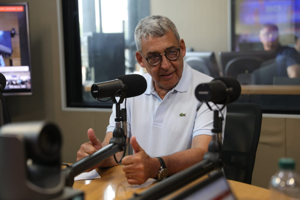 “Estamos quites”, brincam Eduardo Leite e Sebastião Melo sobre apoio