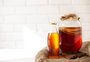 O que é kombucha? Saiba os benefícios da bebida e como fazer em casa