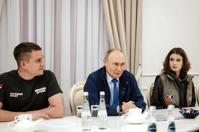 Putin visita Kursk pela primeira vez após Kremlin expulsar tropas ucranianas da região<!-- NICAID(16042647) -->