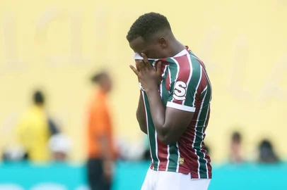 EAST RUTHERFORD, NEW JERSEY - JULY 08: Jhon Arias #21 of Fluminense FC reacts following the FIFA Club World Cup 2025 semi-final match between Fluminense FC and Chelsea FC at MetLife Stadium on July 08, 2025 in East Rutherford, New Jersey.   Alex Grimm/Getty Images/AFP (Photo by ALEX GRIMM / GETTY IMAGES NORTH AMERICA / Getty Images via AFP)<!-- NICAID(16076095) -->