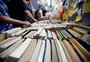 Romances de Colleen Hoover e obras para entender o momento político do país são os mais procurados da Feira do Livro