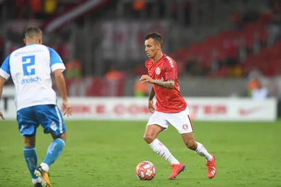 Lateral do Inter Iago<!-- NICAID(14052615) -->