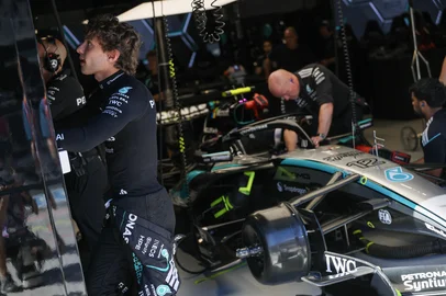 PIERRE-PHILIPPE MARCOU / AFP Mercedes' Italian driver Kimi Antonelli looks at times in the garage during the second practice session at the Madring circuit on September 11, 2026 in Madrid ahead of the Spanish Formula One Grand Prix. (Photo by Pierre-Philippe MARCOU / AFP)<!-- NICAID(16364115) -->