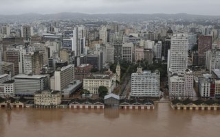 Porto Alegre, RS, Brasil, 03-05-2024: Imagem aerea da regiao de Porto Alegre alagada devido ao aumento do nivel do Guaiba. Foto: Mateus Bruxel / Agencia RBSIndexador: Mateus Bruxel<!-- NICAID(15753569) -->