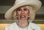 Rainha Camilla quebra tradição e público vê provocação a Harry e Meghan