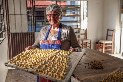 Imigração titaliana para o Rio Grande do sul completa 150 anos. Regiao do Vale Veneto, em Sao Joa do Polesine.na foto: Iracema Marchezan Bulegon, produtora do tradicional agniolini caseiro.Local: Sao Joao do Polesine<!-- NICAID(16037526) -->