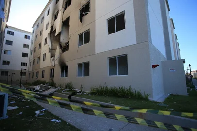 PORTO ALEGRE, RS, BRASIL, 05/01/2024- Vazamento de gás provoca explosão em apartamento no bairro Rubem Berta, em Porto Alegre. Foto: Ronaldo Bernardi / Agencia RBS<!-- NICAID(15642469) -->