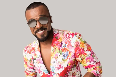 Alexandre Pires é uma das atrações do evento Samba in Caxias, que acontece neste domingo nos Pavilhões.<!-- NICAID(15185181) -->