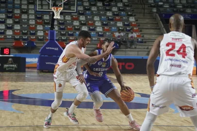 Caxias Basquete enfrenta o Cruzeiro em confronto pela Copa KTO.<!-- NICAID(15562859) -->
