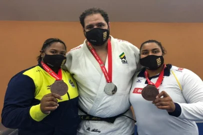 Beatriz Souza, Rafael Silva e Maria Suelen Altheman