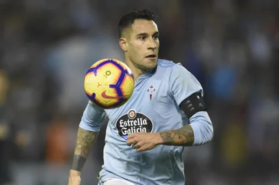 Celta Vigo's Spanish defender Hugo Mallo controls the ball during the Spanish league football match between Celta Vigo and Real Madrid at the Balaidos stadium in Vigo, on November 11, 2018. (Photo by MIGUEL RIOPA / AFP)Editoria: SPOLocal: VigoIndexador: MIGUEL RIOPASecao: sports eventFonte: AFPFotógrafo: STR<!-- NICAID(15545218) -->