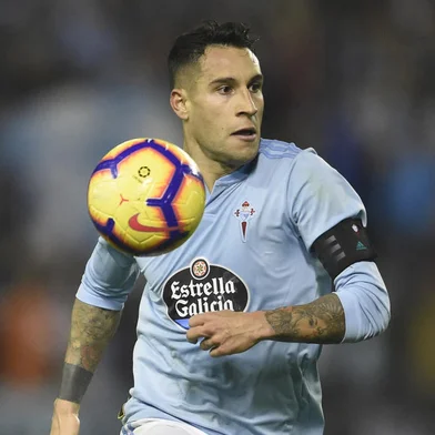 Celta Vigo's Spanish defender Hugo Mallo controls the ball during the Spanish league football match between Celta Vigo and Real Madrid at the Balaidos stadium in Vigo, on November 11, 2018. (Photo by MIGUEL RIOPA / AFP)Editoria: SPOLocal: VigoIndexador: MIGUEL RIOPASecao: sports eventFonte: AFPFotógrafo: STR<!-- NICAID(15545218) -->