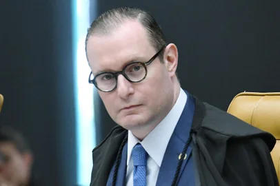 Em primeiro voto no STF, Zanin vota a favor do juiz de garantias<!-- NICAID(15507316) -->